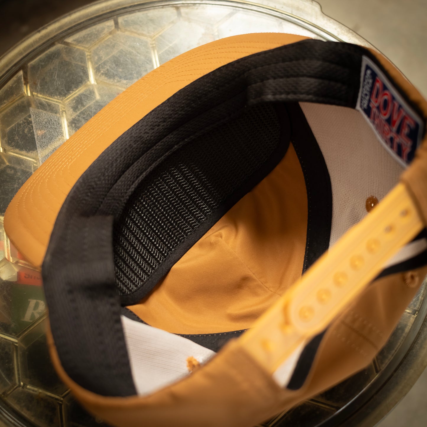 DOVE THIRTY™ | PREMIUM TRUCKER | ULTRALIGHT | COLORED BIRD