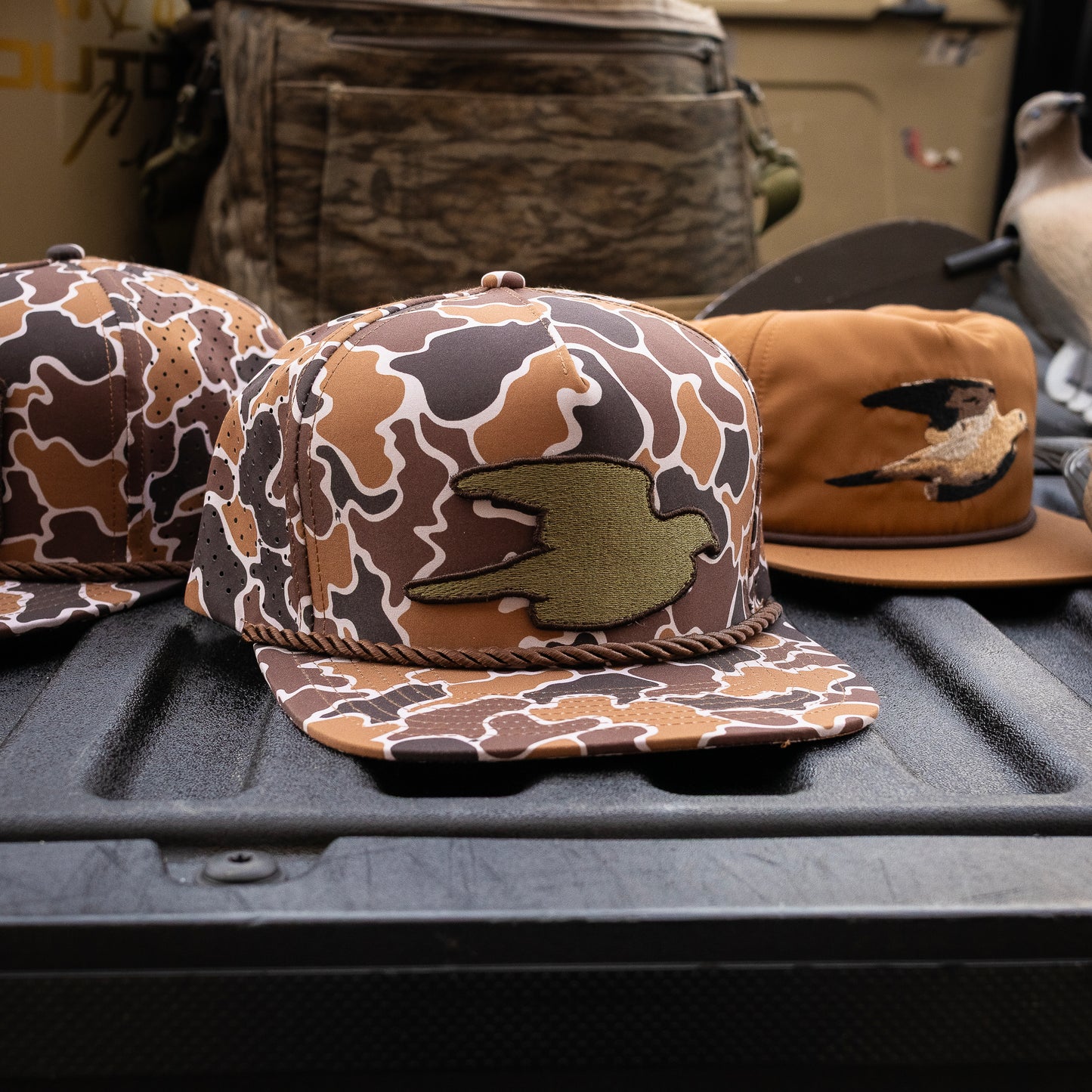 DOVE THIRTY™ | PREMIUM TRUCKER | OLD SCHOOL | SOLO BIRD